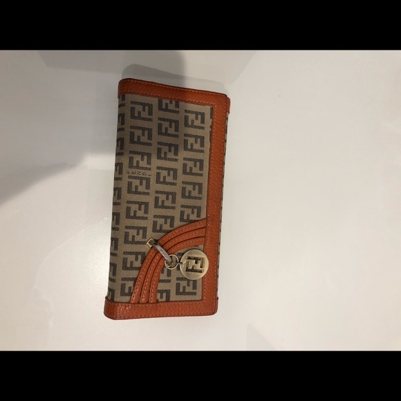 Fendi wallet - Picture 2 of 6